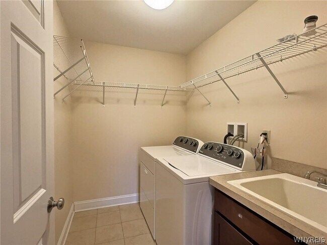 Building Photo - 27 Campbell Meadows