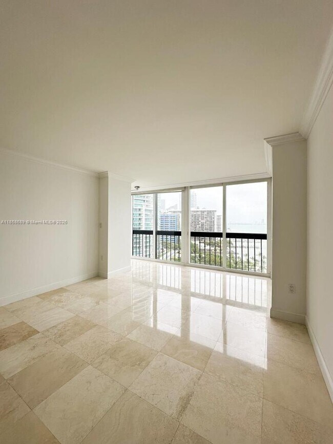 Building Photo - 2333 Brickell Ave