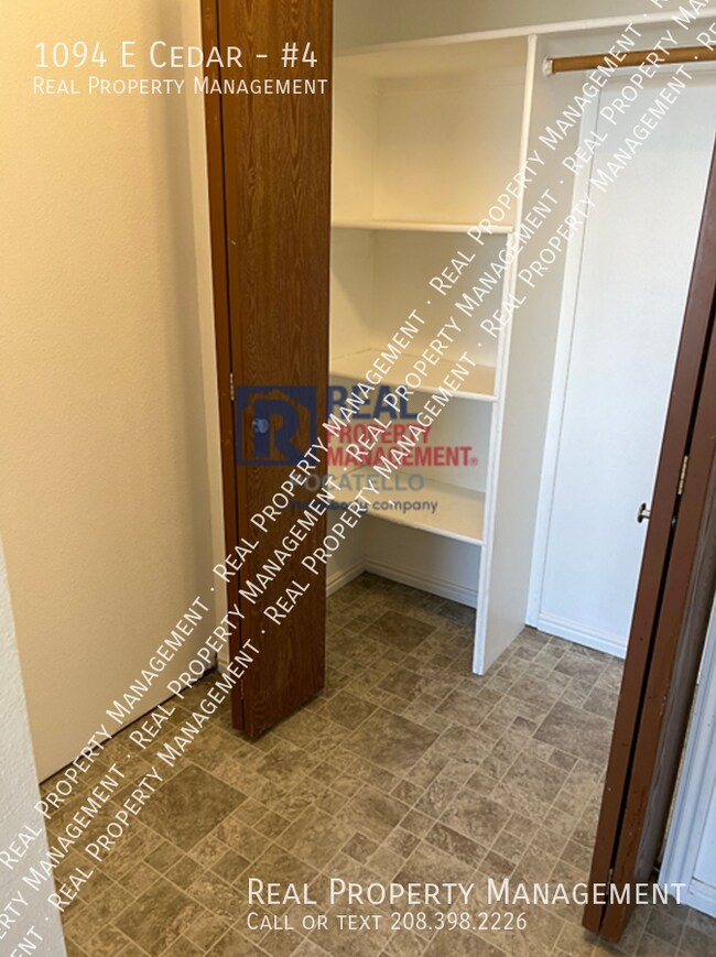 Building Photo - 1094 E Cedar-#4