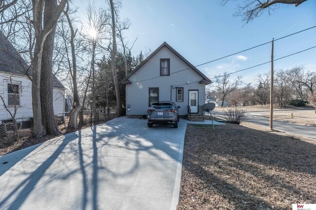 Building Photo - 3736 Decatur St