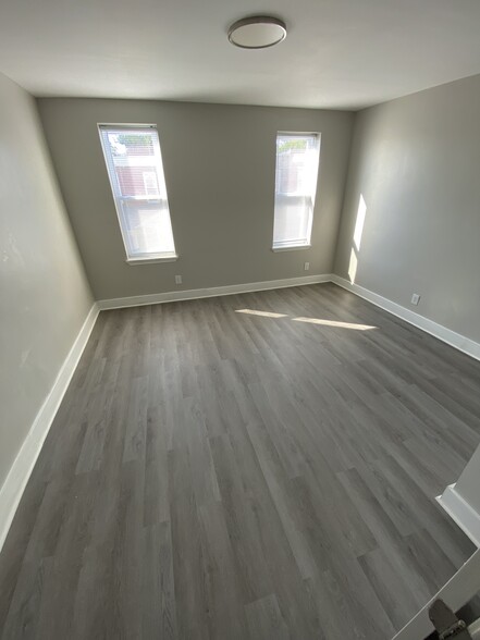 Master bedroom - 5223 Harlan St