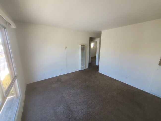 LR - 1306 Manhattan Beach Blvd