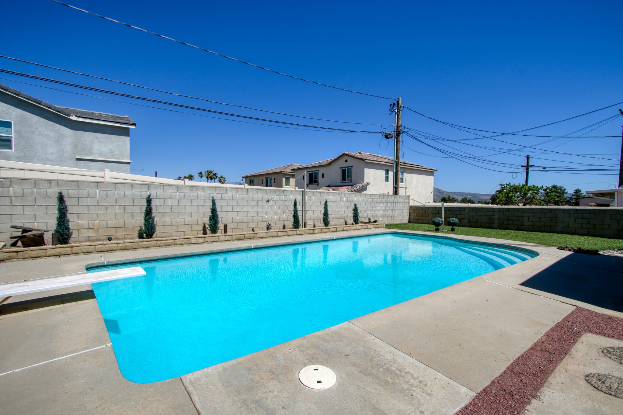 Building Photo - 1034 Thompson Ave N