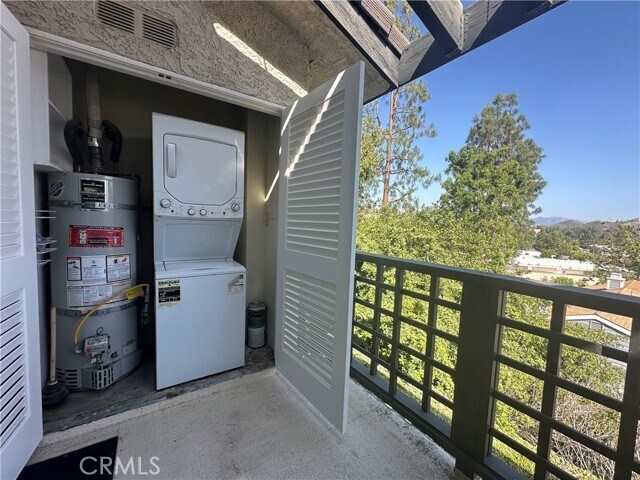 Building Photo - 5736 Skyview Way