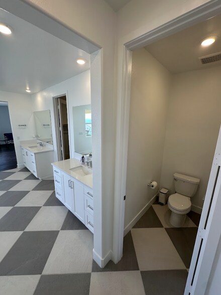 Building Photo - 24392 Calle La Roca