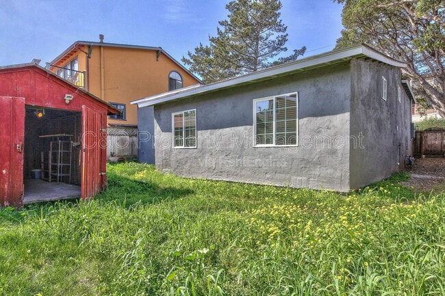 Building Photo - 419 Watson St