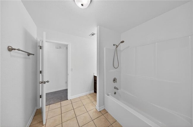 Building Photo - 656 Woodland St