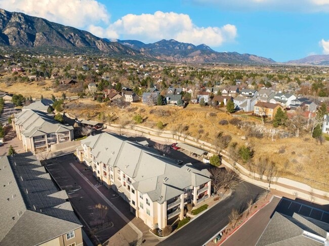 Building Photo - 605 Cougar Bluff Point