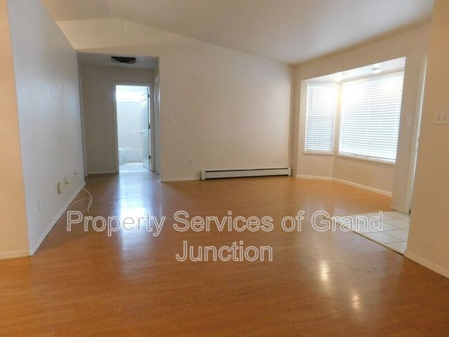 Building Photo - 2963 Bookcliff Ave