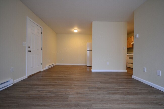 Building Photo - Marshfield Apartments