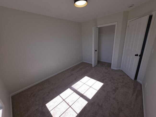 Building Photo - 1813 Rambling Rose Ln