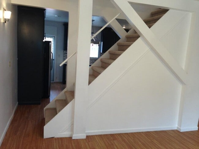 Building Photo - Luxurious 2 Bedroom on a dead end street o...