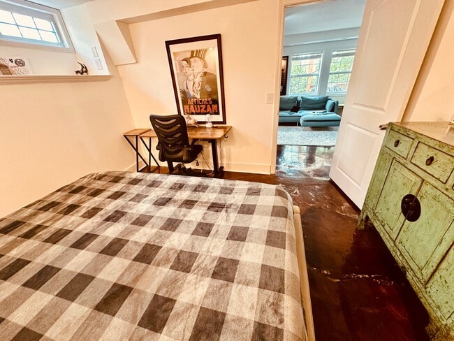 Building Photo - 708 Old Dallas Rd