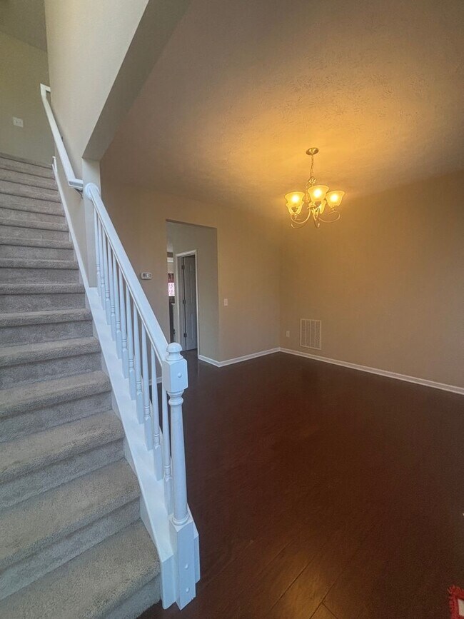 Building Photo - Spacious 4-Bedroom 2.5 Bath Gem in Avon, OH!