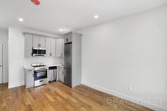 Building Photo - Stunning 1 BED in North Crown Heights Brownstone