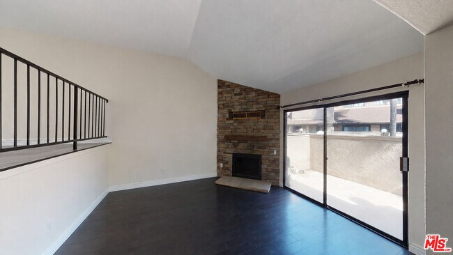 Building Photo - 14401 Plummer St