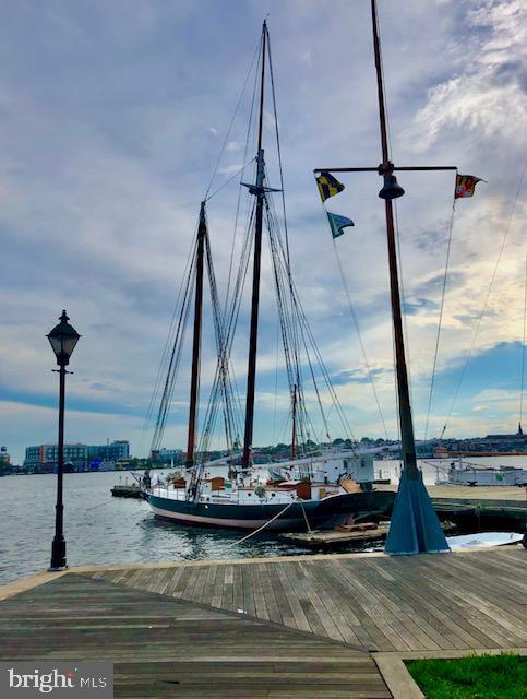 Building Photo - 706 S Bond St