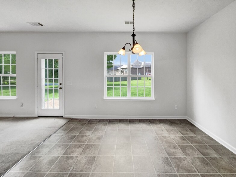 Building Photo - 102 Privett Ct