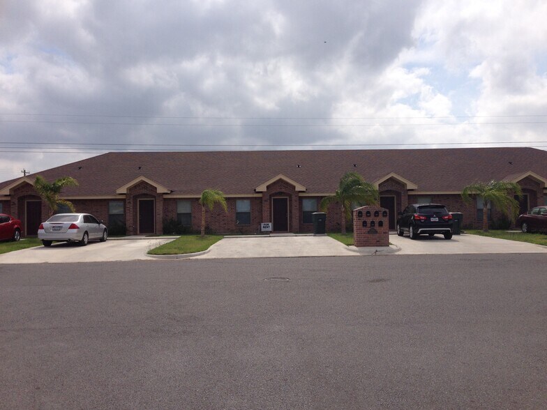 Private 2 car parking at Front Door - 2706 Bobcat Ln