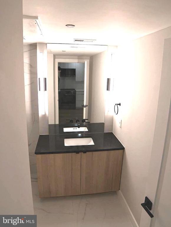 Building Photo - 1208 M St NW