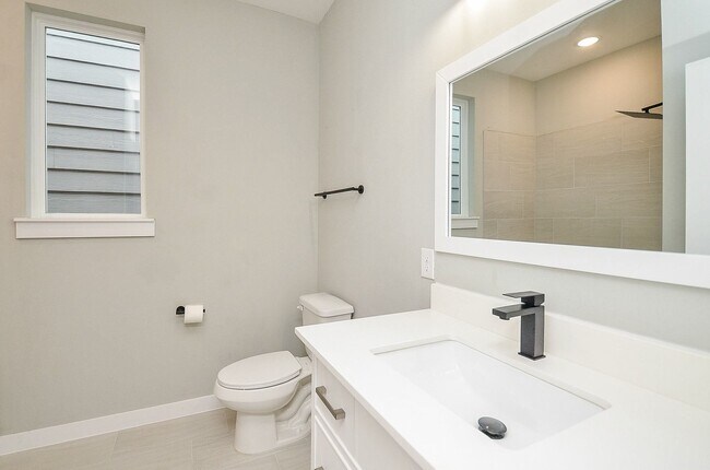 Building Photo - 6708 Parker Grv Ln