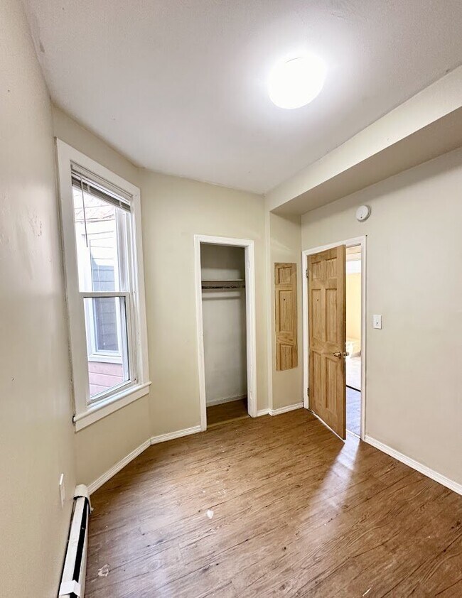 Building Photo - 281 Ontario St