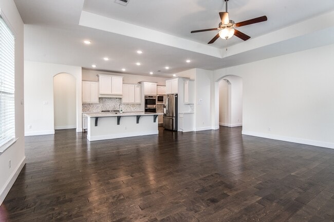 Building Photo - 21119 Bradford Grove Dr