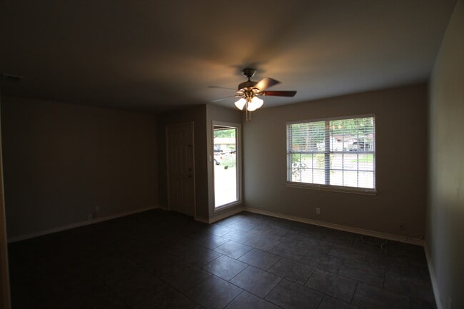 Building Photo - Lease Takeover Opportunity Available! 3 be...
