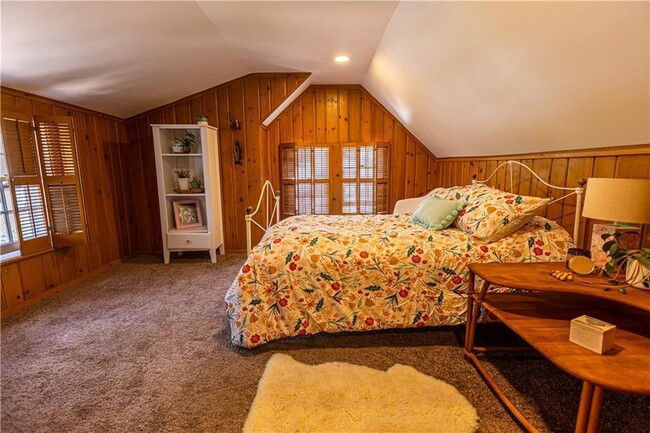 Building Photo - Stunning 4-Bedroom Home with Attached Gara...