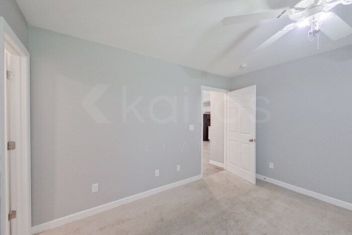 Building Photo - 1384 Maxwell Cir