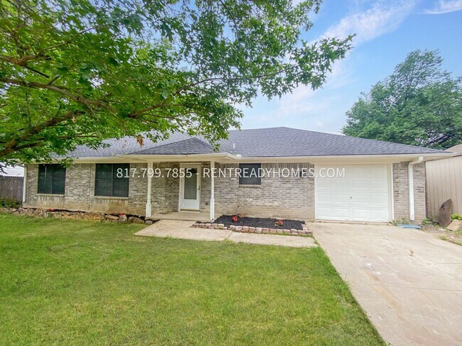 Primary Photo - 203 W Shady Oaks Cir
