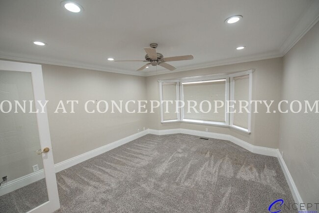 Building Photo - Attractive 4 Bed 3 Bathroom Home: Backing Park - 2 Car Garage