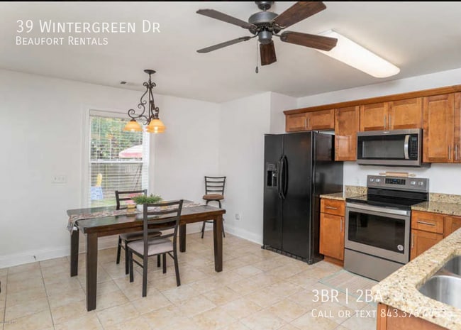 Building Photo - 39 Wintergreen Dr