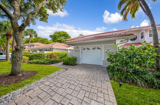 Building Photo - 4117 W Palm Aire Dr