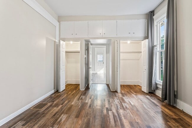 Building Photo - Charming 1 Bedroom near Noblesville High School and Downtown.