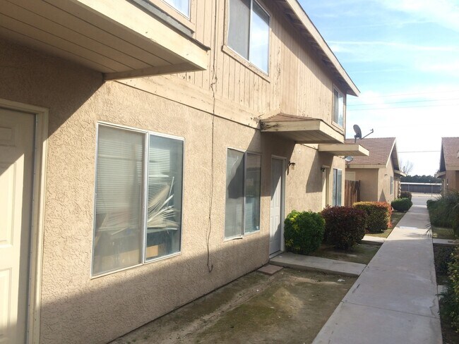 Primary Photo - 6205 S H St