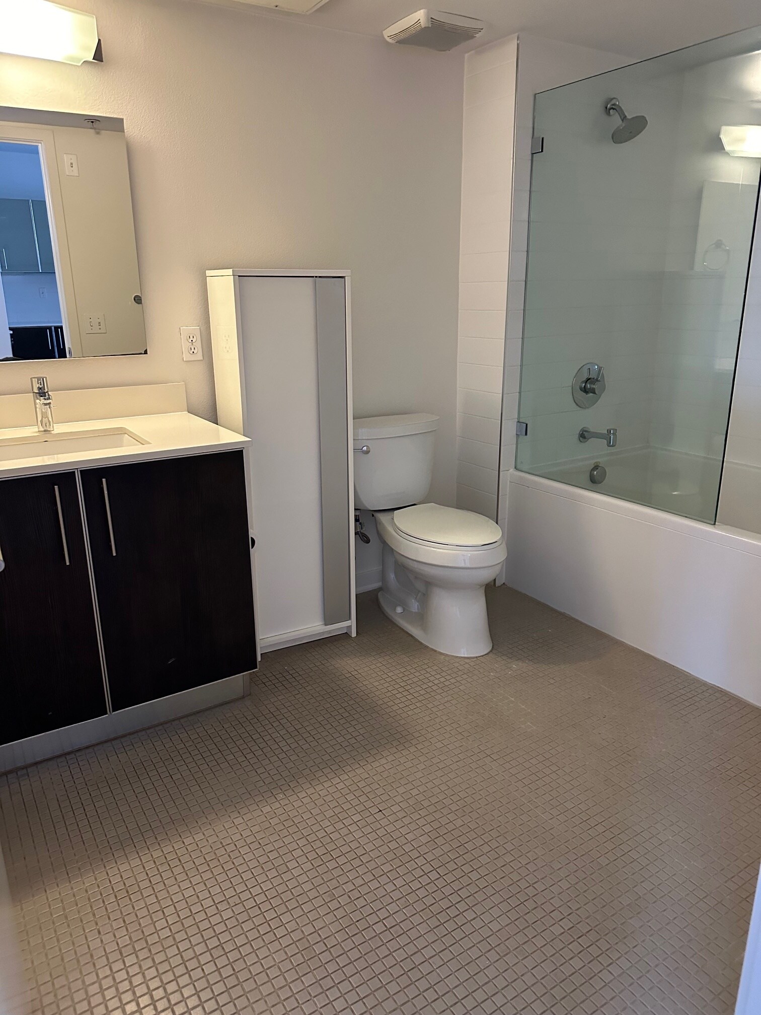 Second Bathroom - 4215 Glencoe Ave