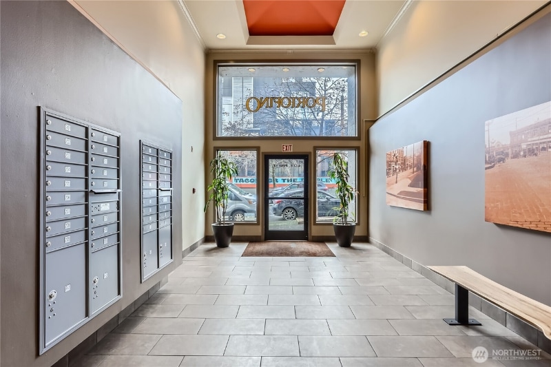 Building Photo - 417 E Pine St