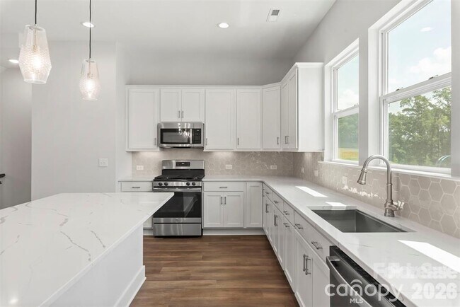 Building Photo - 417 Prine Pl