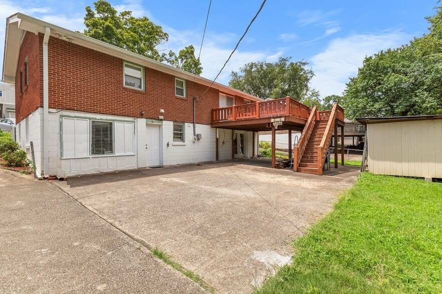 Unit entrance - 512 River Rouge Dr