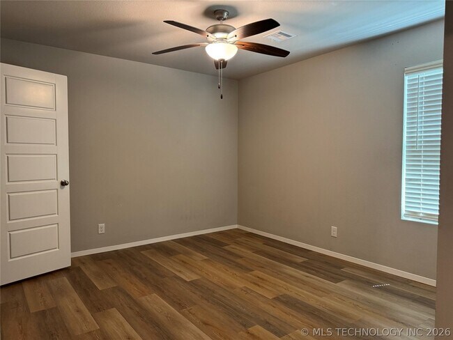 Building Photo - 13008 East 125th Place N