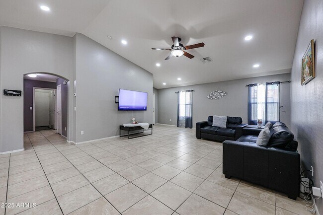 Building Photo - 13959 W Country Gables Dr