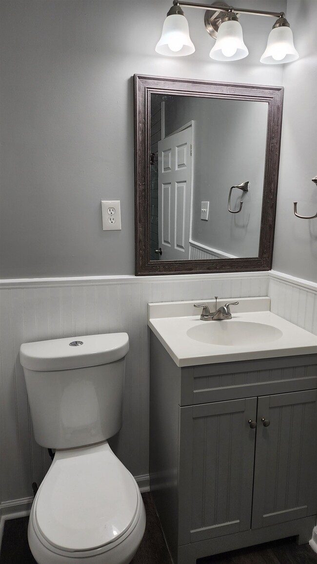 Building Photo - 395 Mineral Rd