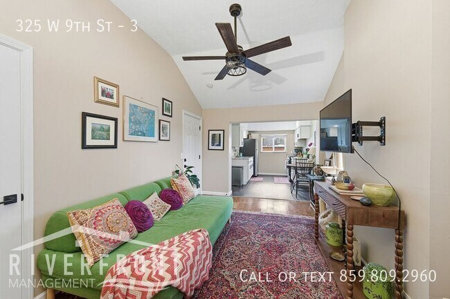 Building Photo - 325 W 9th St