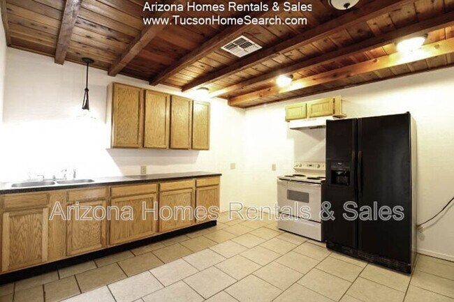 Building Photo - 801 E Halcyon Rd