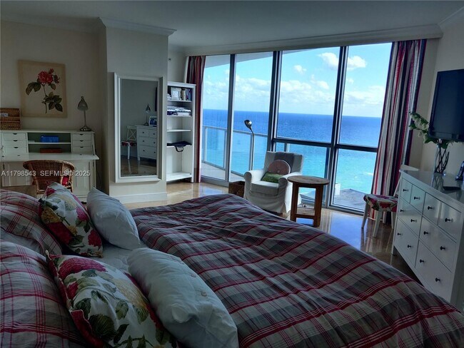 Building Photo - 3101 S Ocean Dr