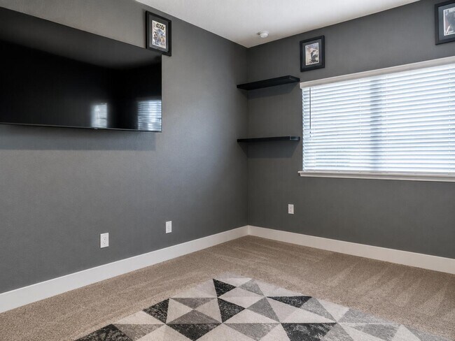 Building Photo - 6242 Jenks Dr