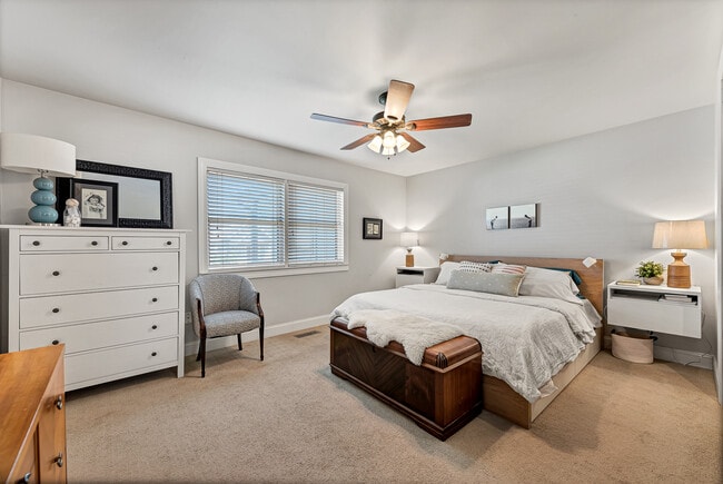 Building Photo - 312 S Dogwood St