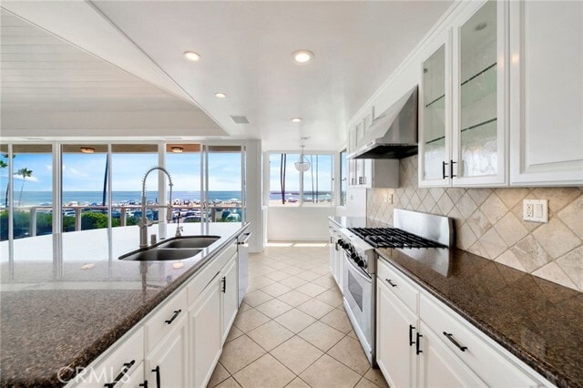 Building Photo - 3116 Breakers Dr