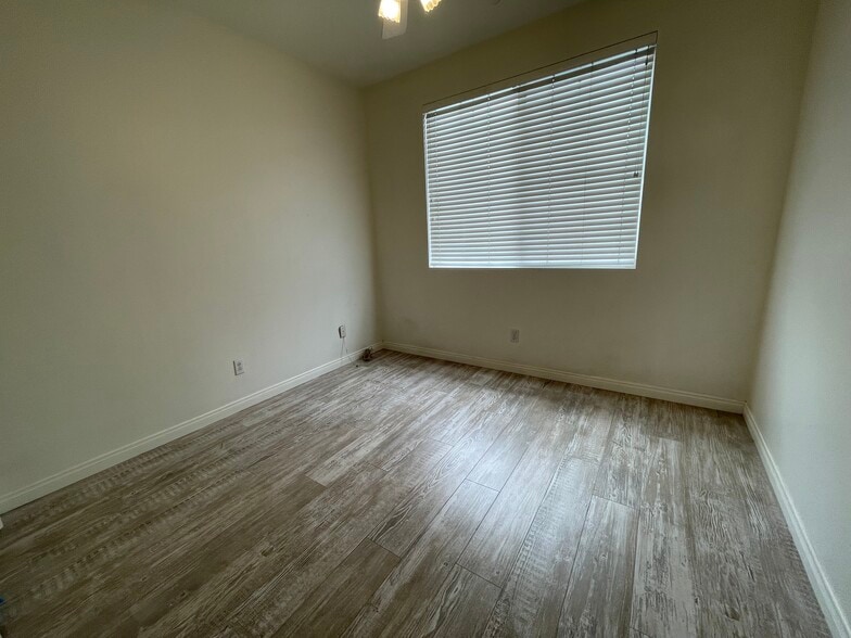 Building Photo - 2300 Jeans Ct